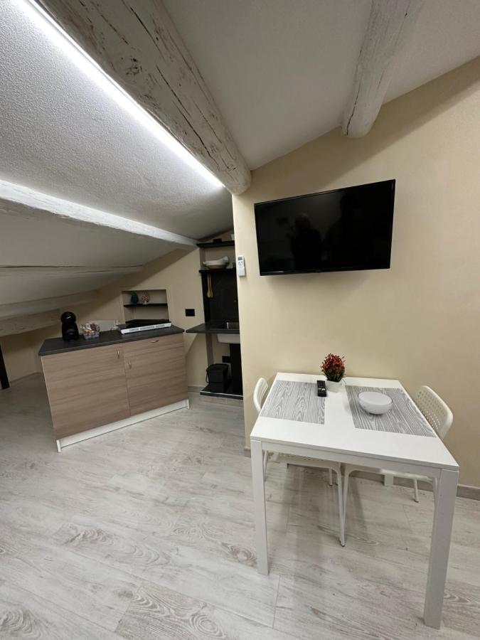 Olinad Rooms กัสเตลบูโอโน ภายนอก รูปภาพ